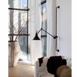 DCW Les Acrobates de Gras 214 Gestell schwarz mit konischem Schirm Mood