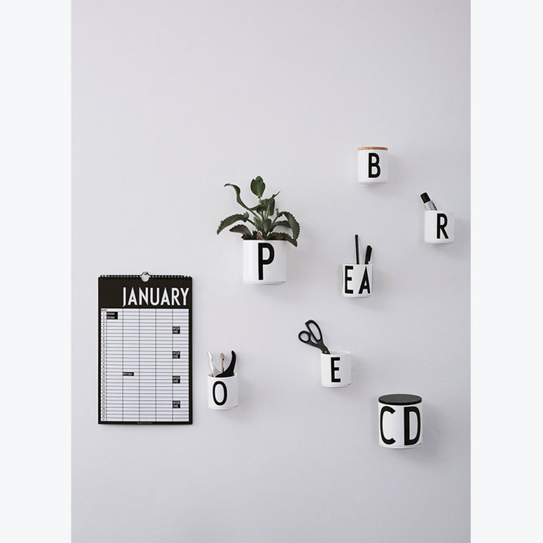 Design Letters Wandhalterung für Becher A-Z – Schwarz - Image 3