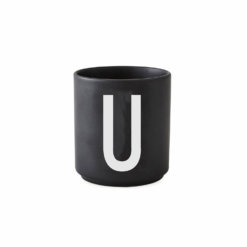 Design Letters – Porzellan-Becher U – Schwarz