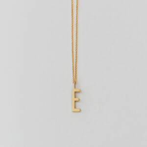 Design Letters – Kette mit Buchstabe E (16 mm) – 2 Kettenlängen