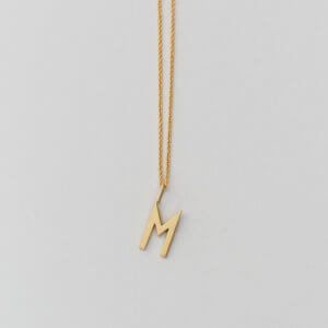 Design Letters – Kette mit Buchstabe M (16 mm)