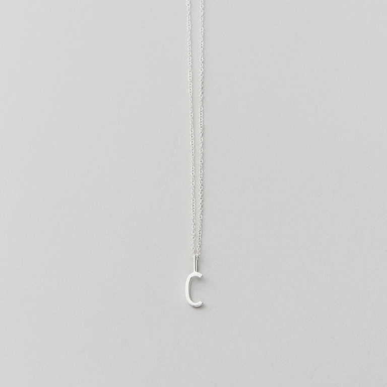 Design Letters Buchstabe C (10 mm) Silber – mit oder ohne Kette