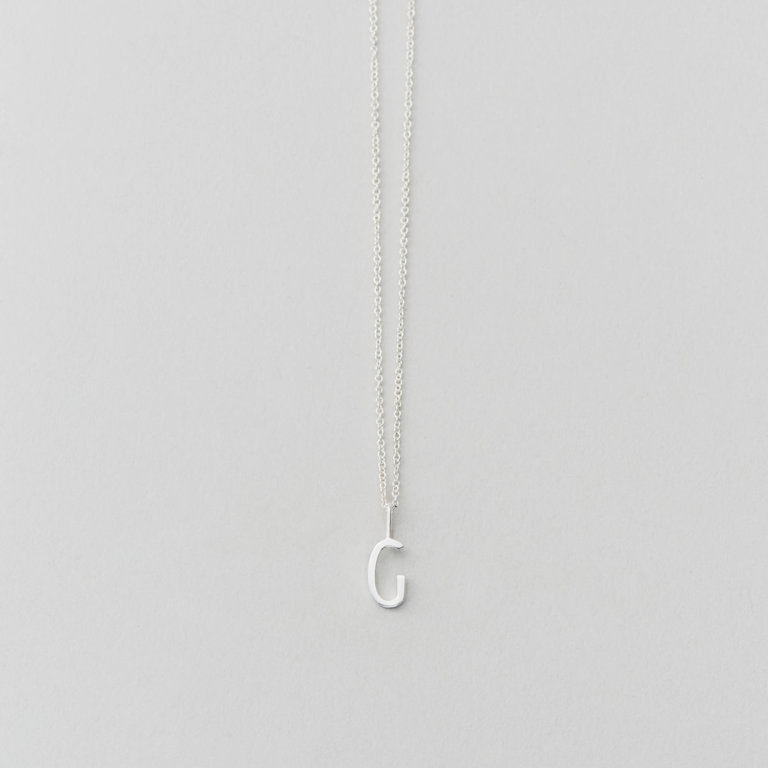 Design Letters Buchstabe G (10 mm) Silber – mit oder ohne Kette