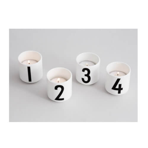 Design Letters Espressotassen in Weiß mit Teelichtern