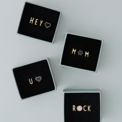 Design Letters Ohrstecker Emaille Herz und Stern, jeweils in Schwarz und Gold