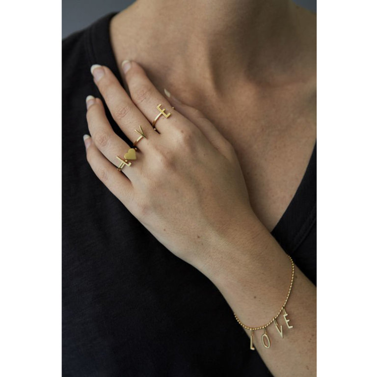 Design Letters L-O-V-E Armband