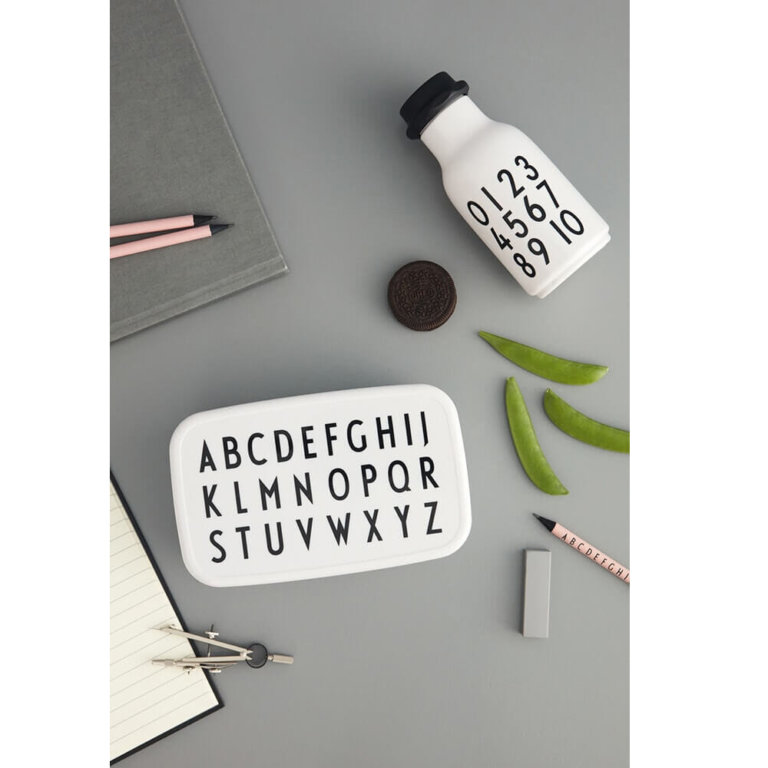 Design Letters Schulstart-Set Weiß, Box und Flasche im Detail