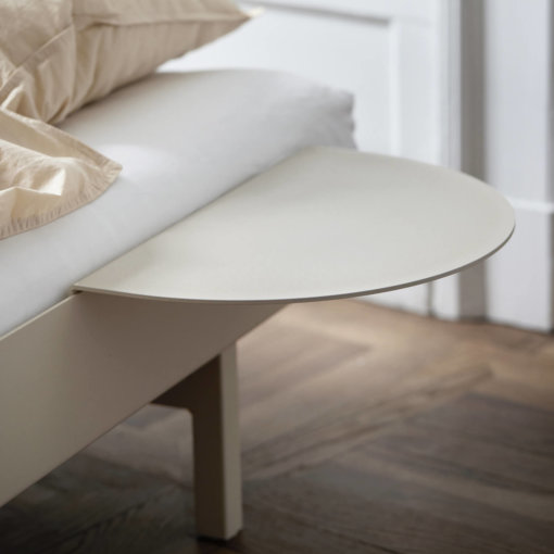 Moebe Bett Sidetable Sand