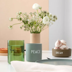 Design Letters Becher PEACE grün