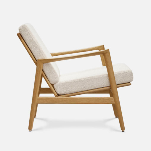 366 Stefan Lounge Chair Bouclé Creme Oak 02 seitlich