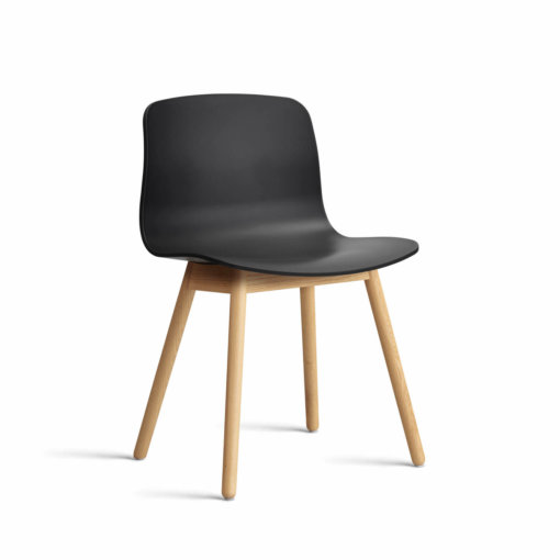 HAY About A Chair AAC 12 Eiche Black Shell