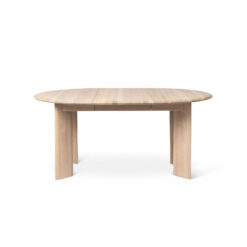 ferm LIVING Bevel Table mit Ausziehfunktion Eiche mit einer Erweiterung