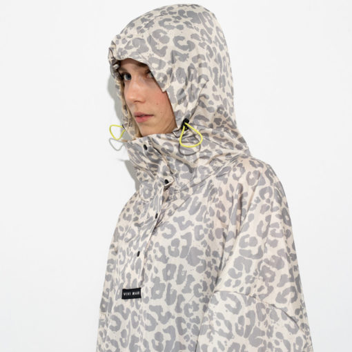 VIVI MARI Raincoat Leo Splashes Grey/Sand - Image 4