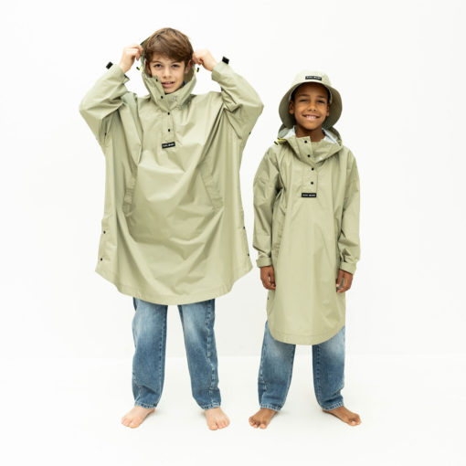 VIVI MARI Kids Raincoat Solid Pale Olive 10-12 Jahre frontal