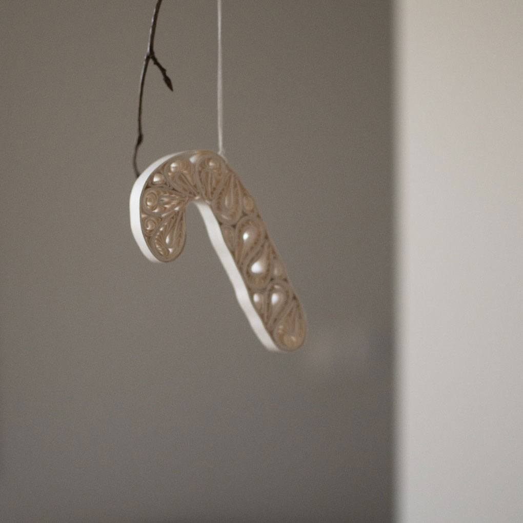 DBKD Papier-Zuckerstange Weiß hängend