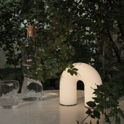 ferm Lampe Vuelta Weiß ohne Kabel dekoriert