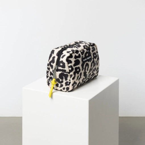 VIVI MARI Padded Toiletry Bag Leo Splashes Black/Sand S seitlich