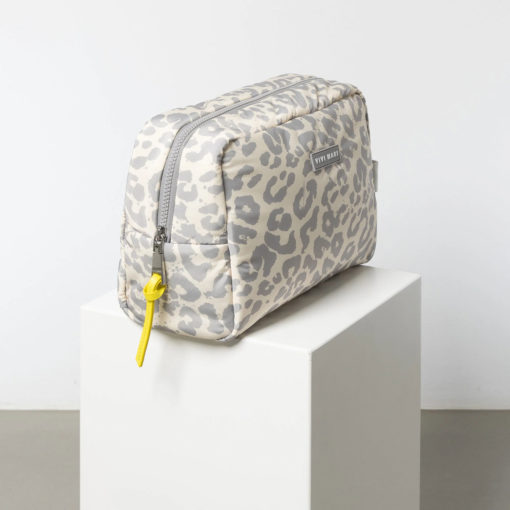 VIVI MARI Padded Toiletry Bag Leo Splashes Grey/Sand L seitlich