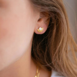 Enamel Ohrstecker Soleil Daisy Gold Detail