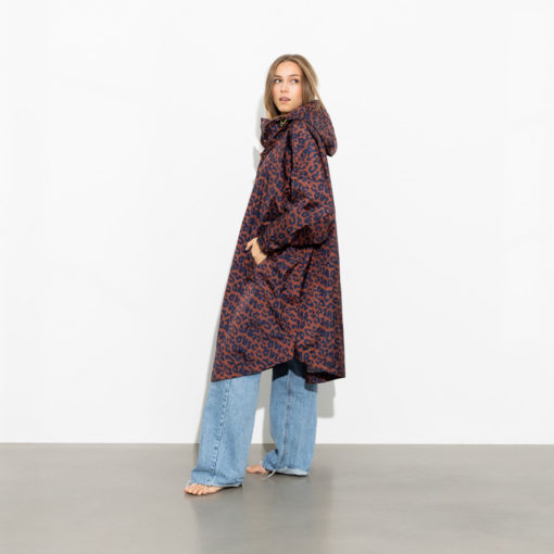 VIVI MARI Raincoat Leo Splashes Navy/Rust seitlich