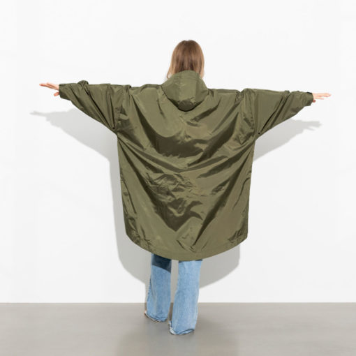 VIVI MARI Raincoat Solid Olive Rückansicht