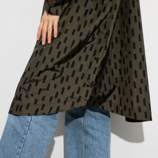 VIVI MARI Raincoat Drops Olive Black Detail Saum