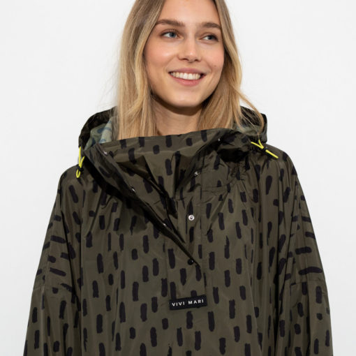 VIVI MARI Raincoat Drops Olive Black Detail