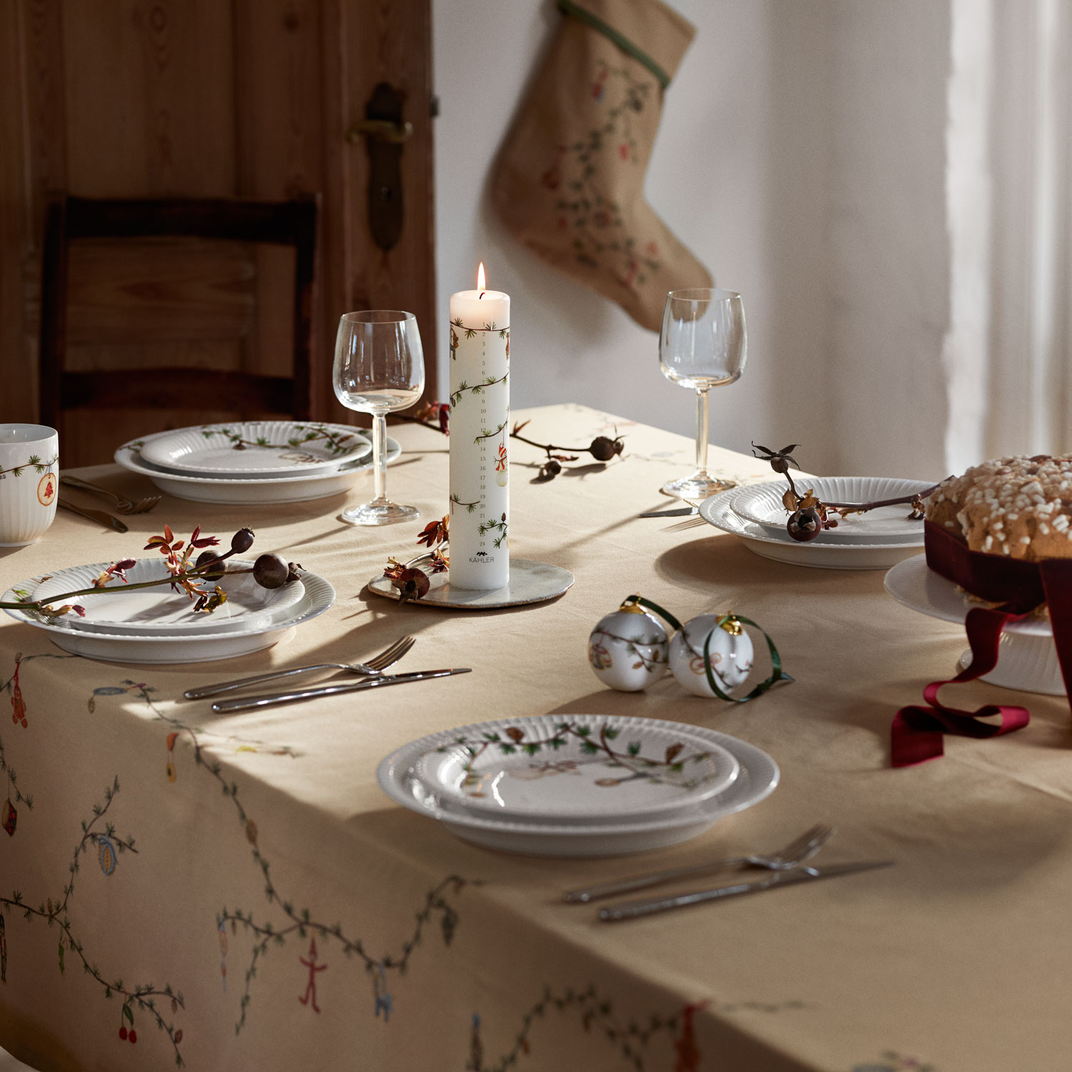 Kähler Hammershøi Weihnachtskugel 2025 Dekoriert