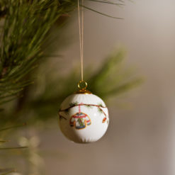 Kähler Hammershøi Weihnachtskugel 2025 Dekoriert