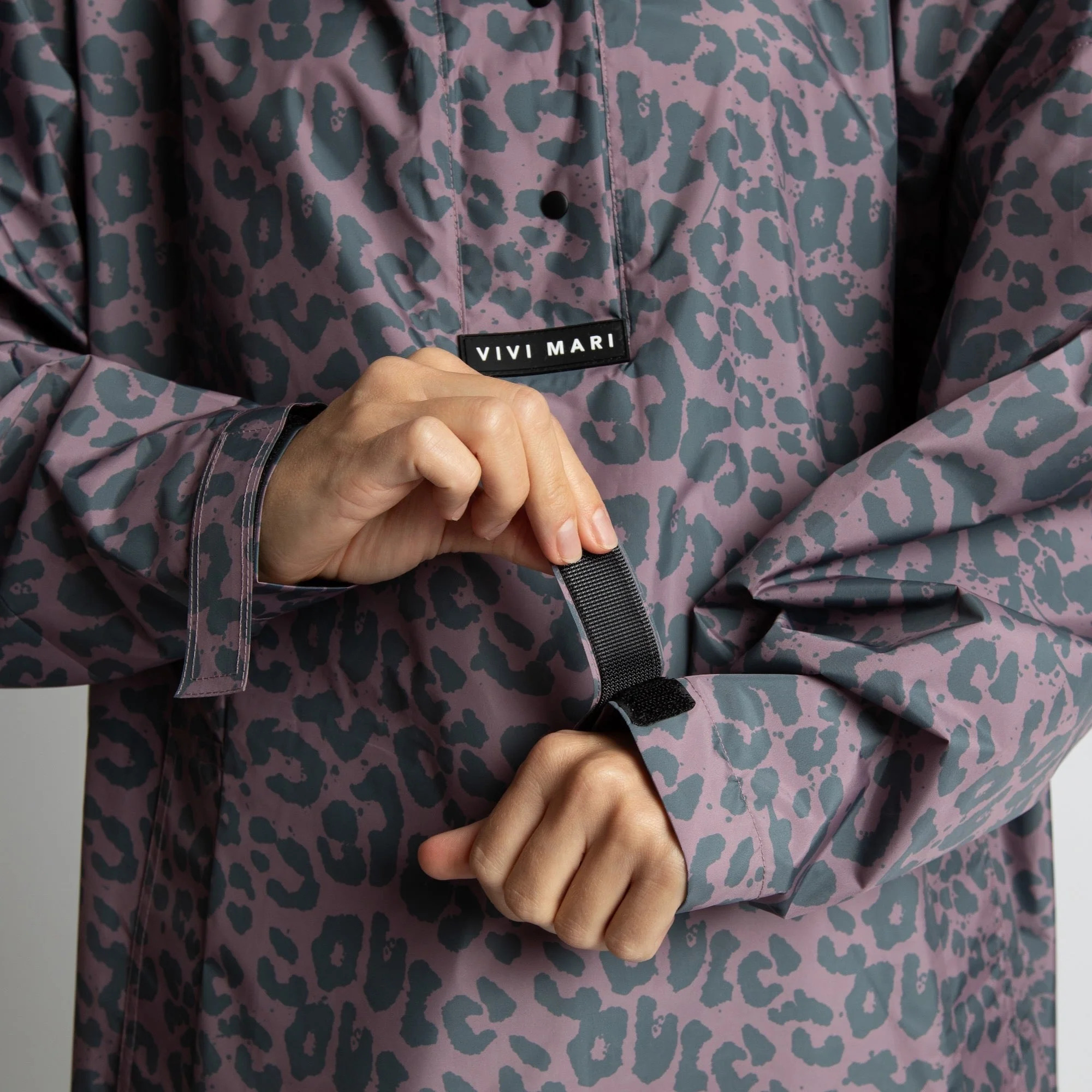 VIVI MARI Raincoat Leo Splashes Dark Grey/Ash Plum