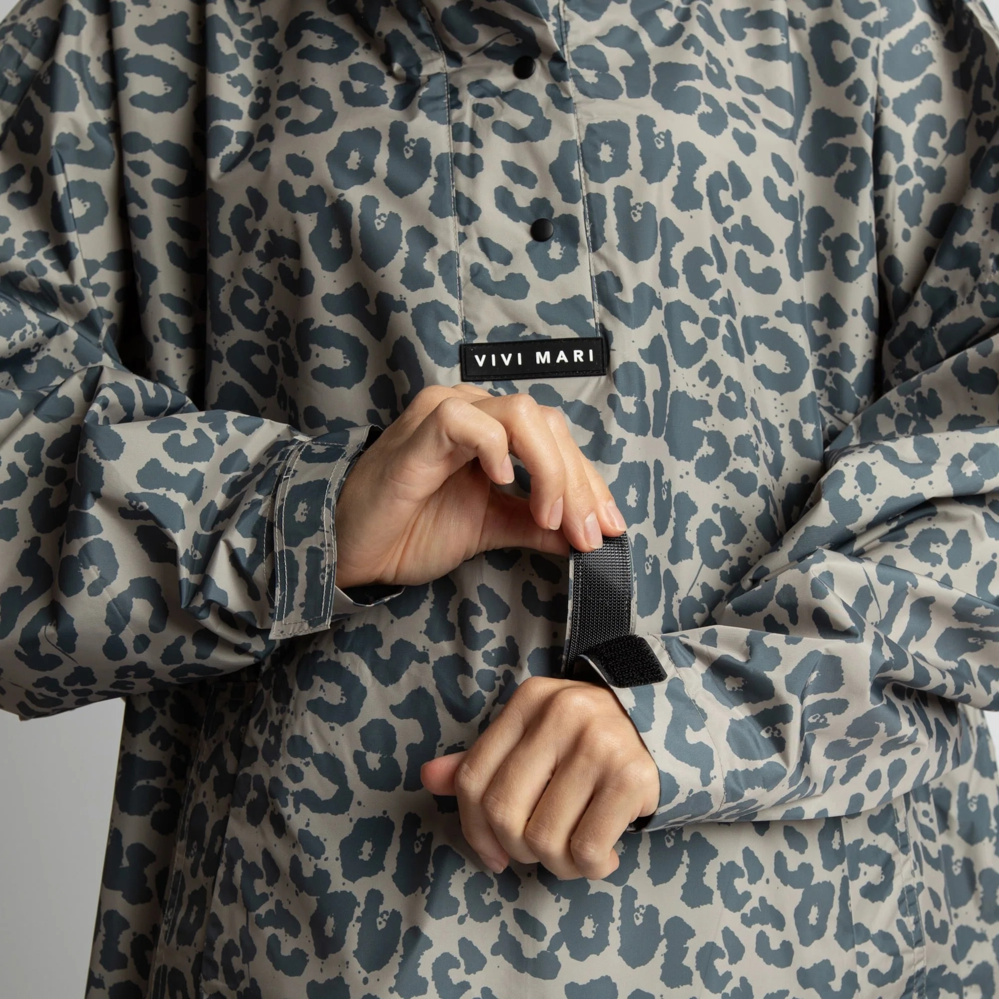 VIVI MARI Raincoat Leo Splashes Dark Grey/Mushroom