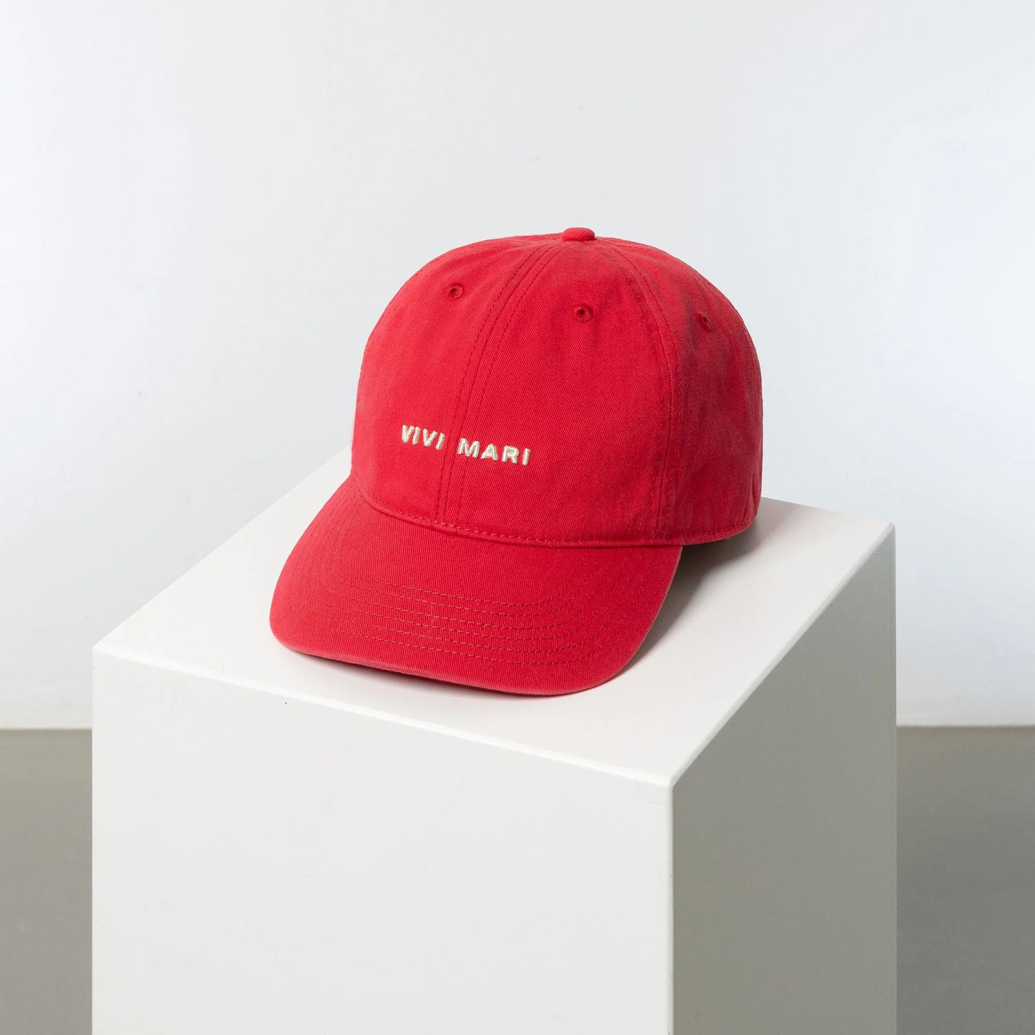 VIVI MARI Cap Solid True Red