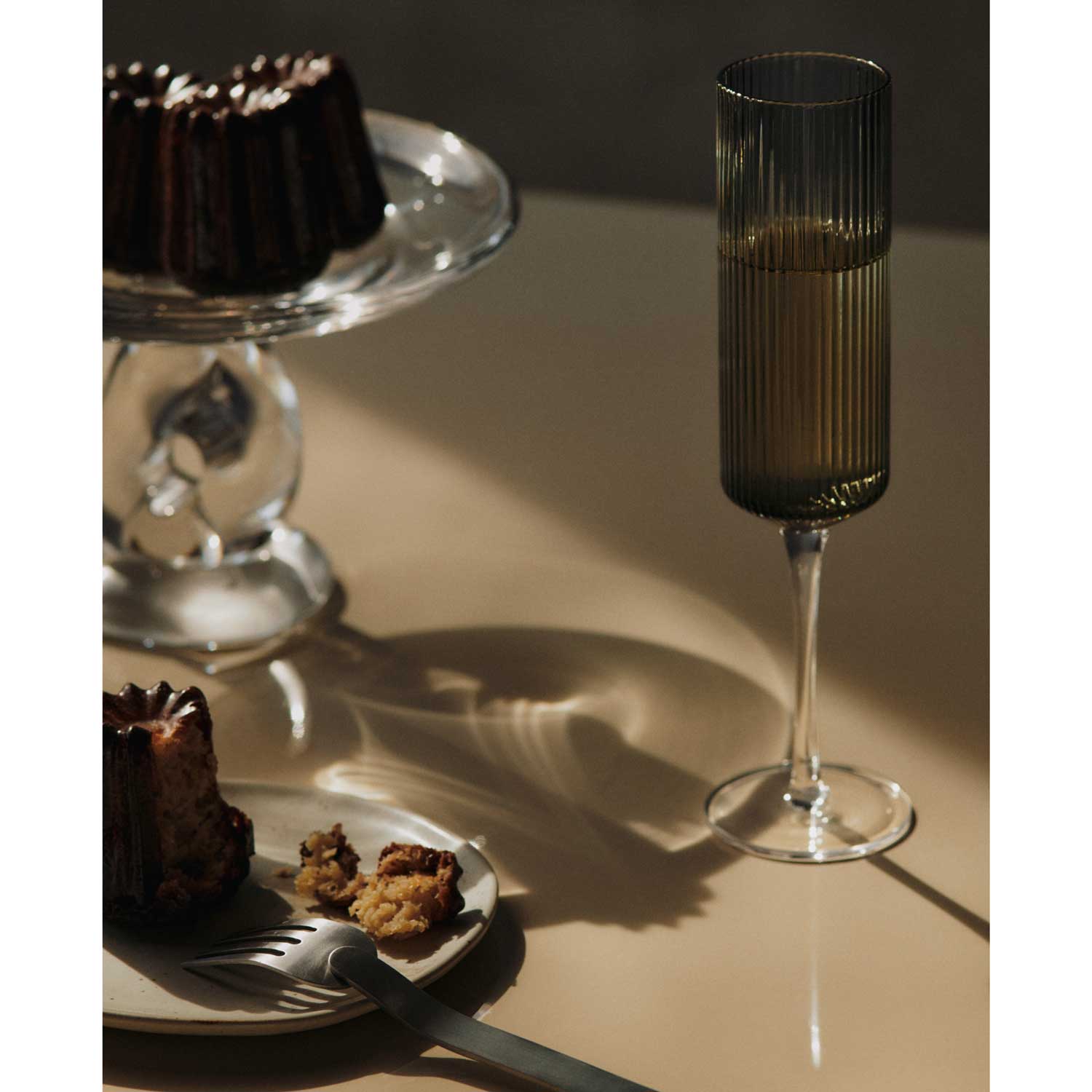 ferm LIVING Ripple Champagnerflöte Smoke