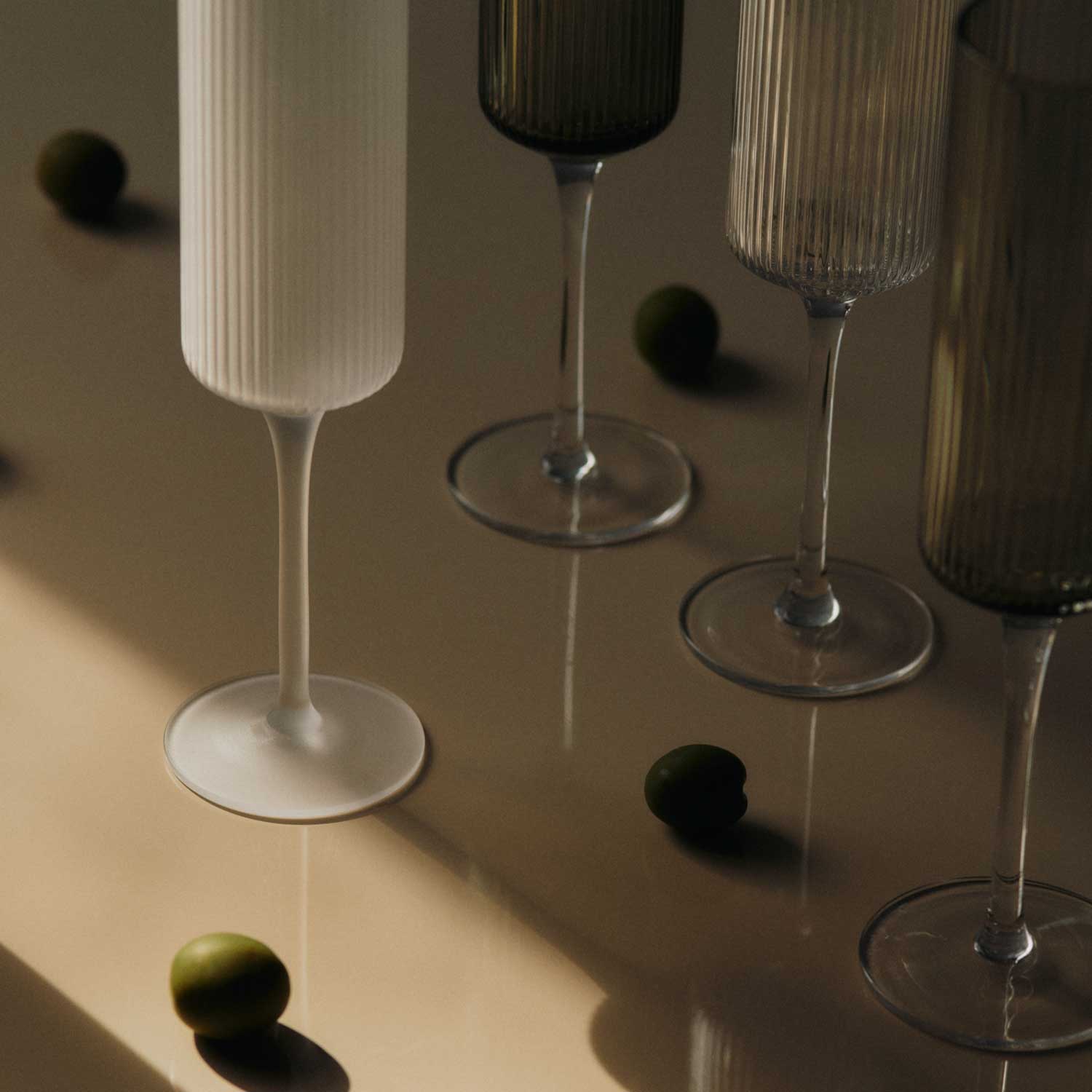 ferm LIVING Ripple Champagnerflöte Smoke