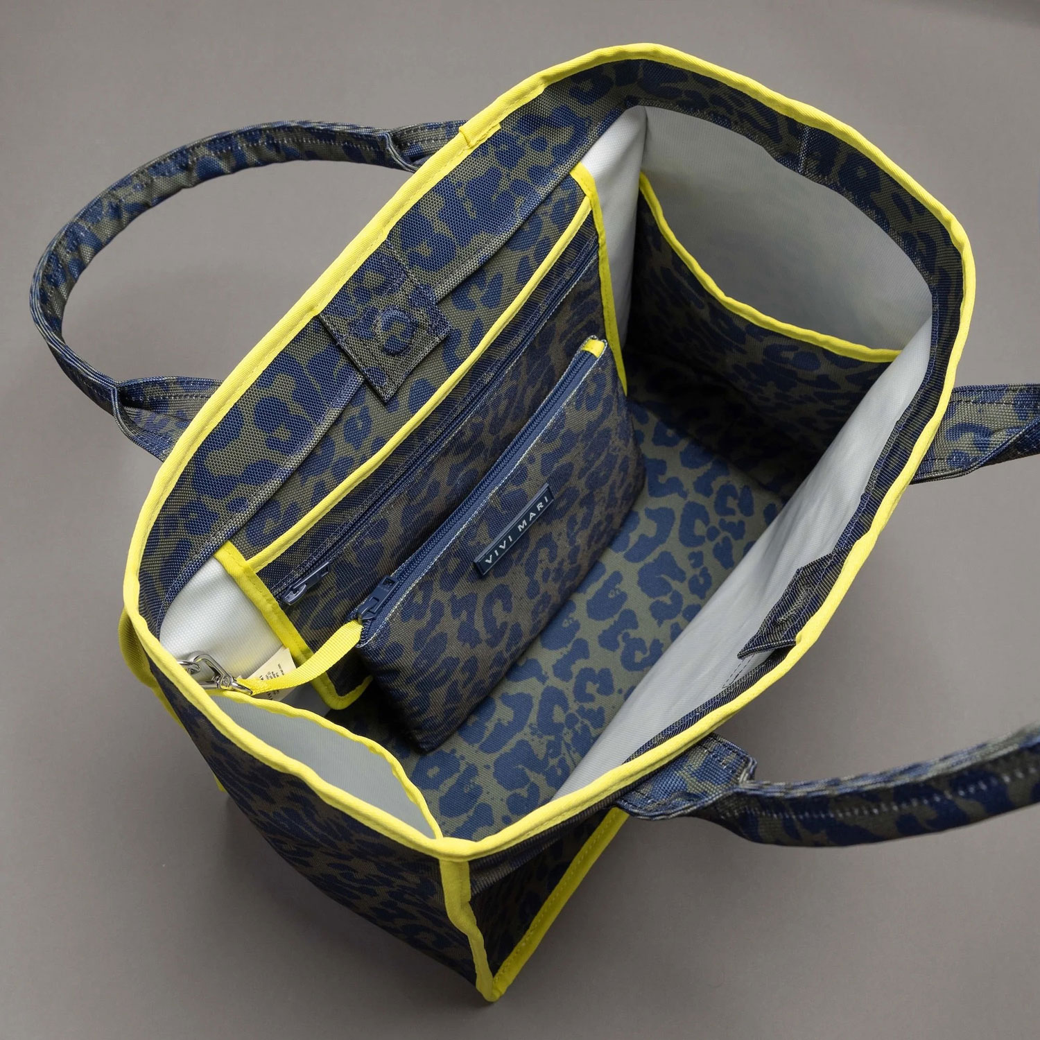 VIVI MARI Carry All Bag - leo splashes navy/olive